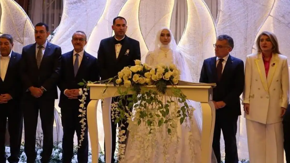 Belediye Başkanı Sami Er, kızının nikahını kıydı