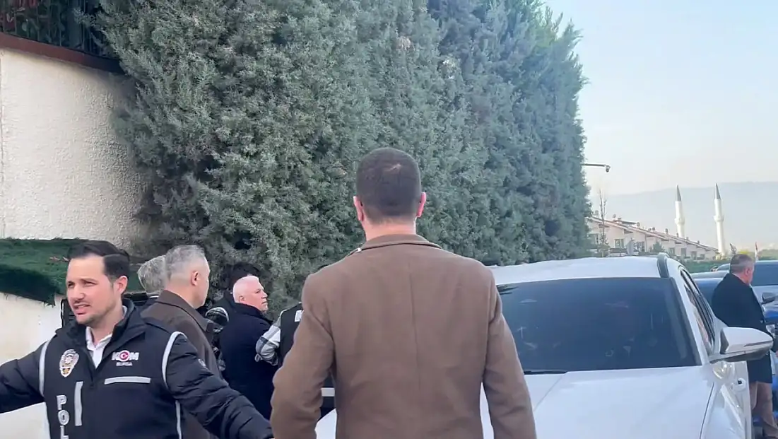 Bursa Büyükşehir Belediye Başkanı Bozbey gözaltına alındı