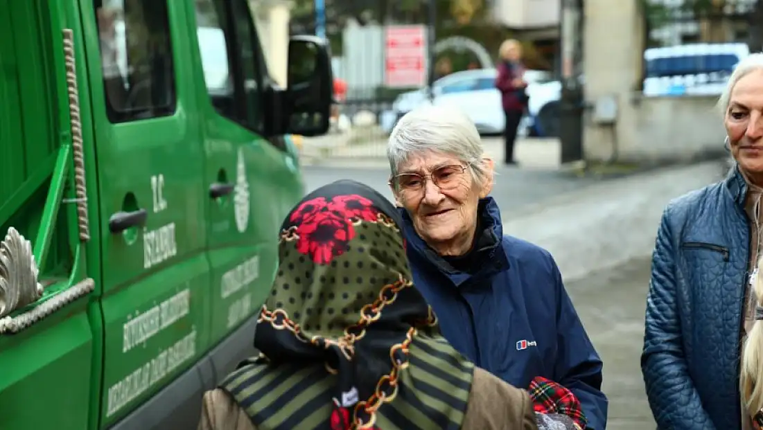 Prof. Dr. Canan Karatay eşini son yolculuğuna uğurladı: