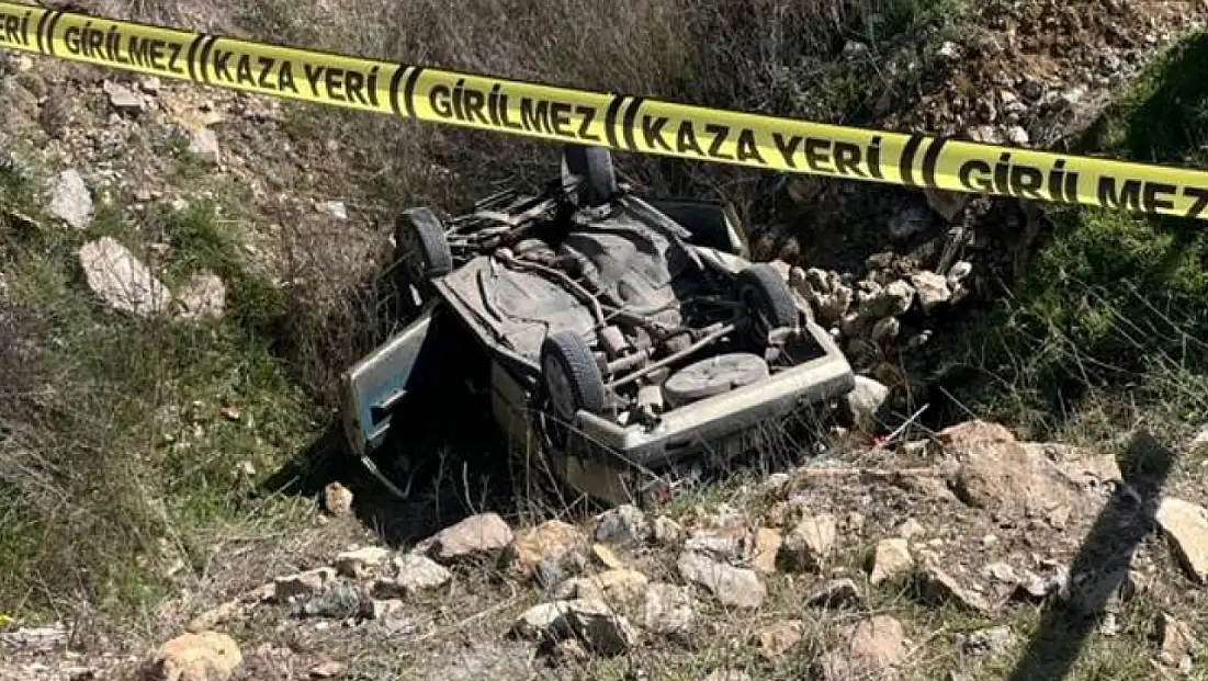 Otomobilin çukura uçması sonucu 2 kişi hayatını kaybetti