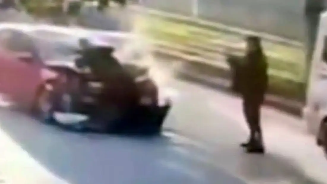 Polis memuruna çarpıp kaçan şüpheli yakalandı