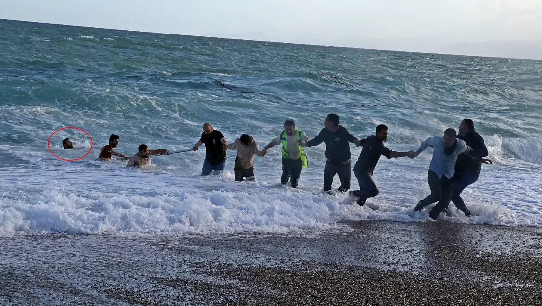 Sahilde can pazarı: 2 kardeş kurtuldu, kuzen hayatını kaybetti