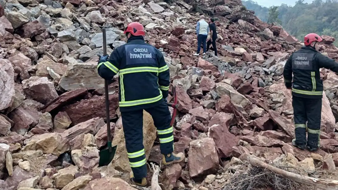 Taş ocağında göçük meydana geldi: 2 kişi enkaz altında