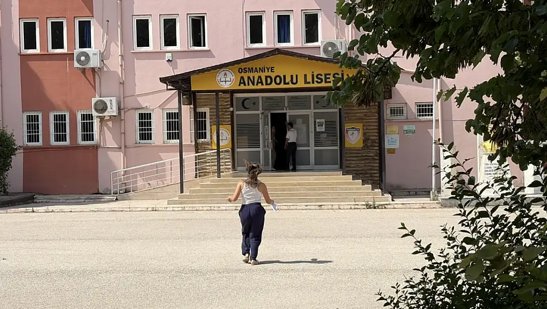 YKS maratonunda adaylar ter döktü: Kimi geç kaldı kimi son dakika yetişti