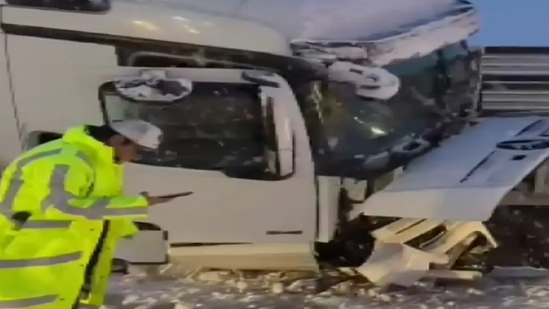 Zincirleme trafik kazası: 1 ölü, 5 yaralı