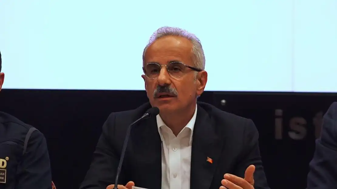 Bakan Uraloğlu'ndan deprem sonrası ulaşım ve iletişim değerlendirmesi: Altyapıyı güçlendireceğiz