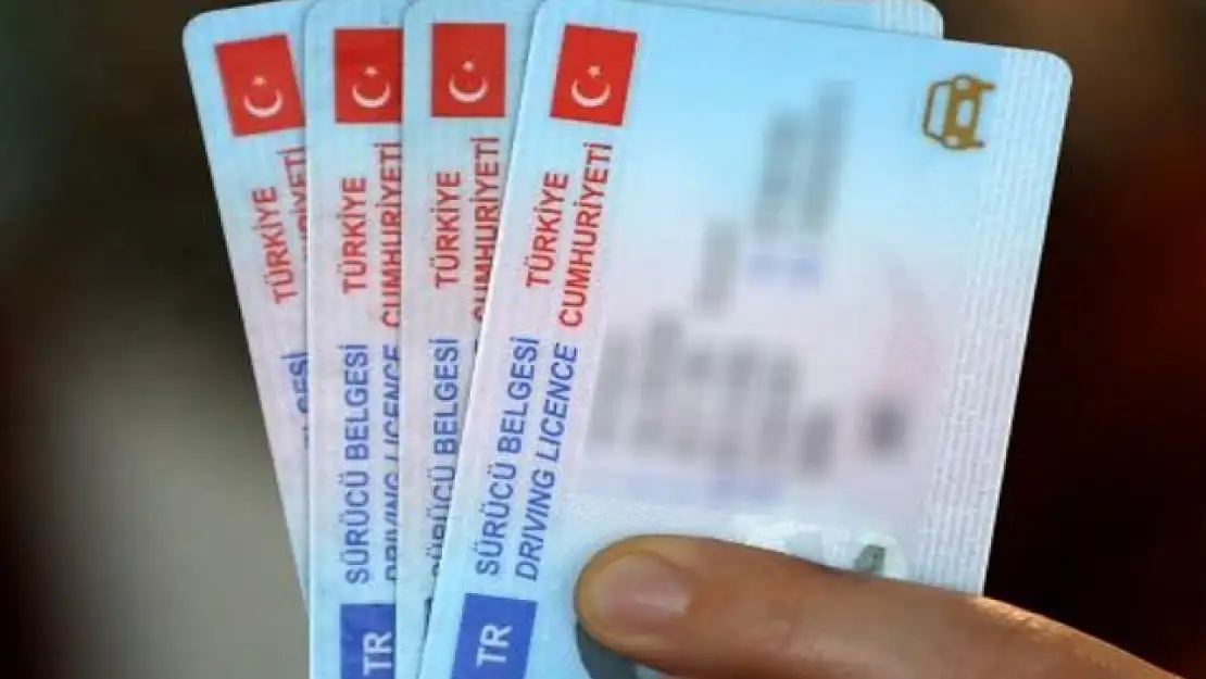 Eski tip ehliyetler için süre daralıyor: Yenileme yapmayanın ehliyeti geçersiz sayılacak