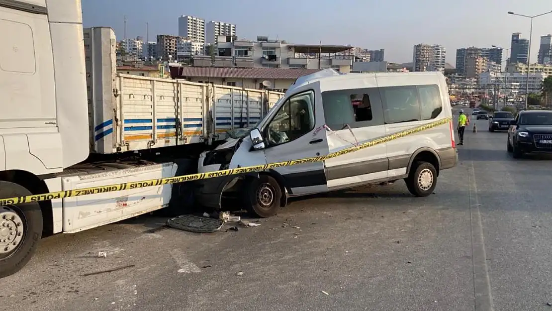 Feci Kaza: 2 ölü, 10 yaralı