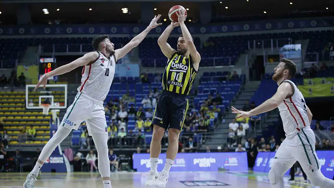 Fenerbahçe Beko, zirveyi garantiye aldı