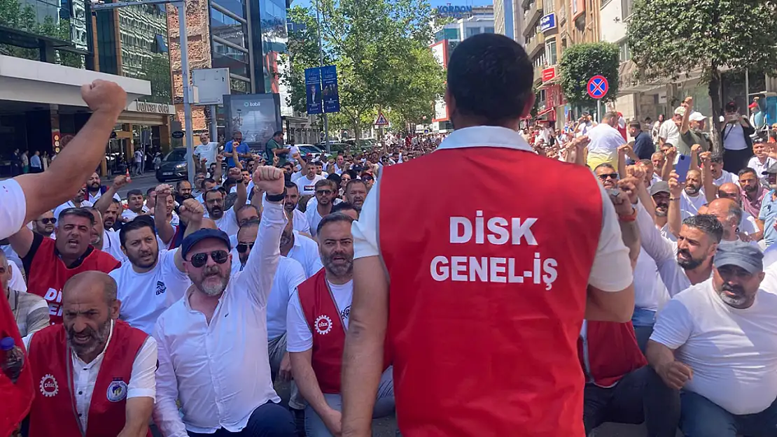 İzmir'de grev sona erdi: Cemil Tugay'ın zam teklifi kabul edildi