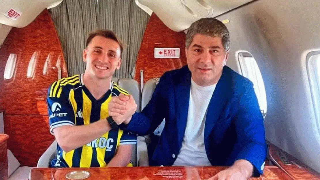 Kerem Aktürkoğlu resmen Fenerbahçe'de: Çubuklu formayla İstanbul yolunda