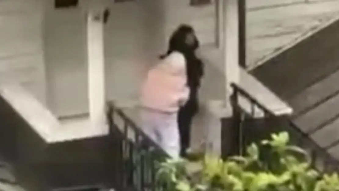 Orhan Gencebay'ın eşi yalı Komşusu ile tartıştı