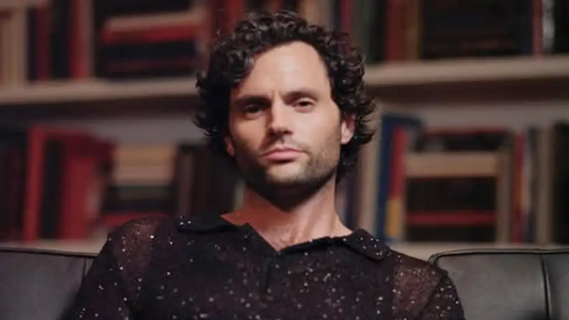 Oyuncu Penn Badgley: Başucumda Kur'an-ı Kerim var