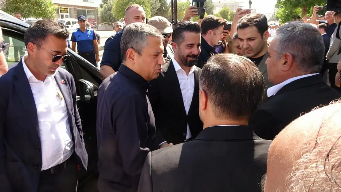 Özgür Özel'den Tutdere'ye ziyaret