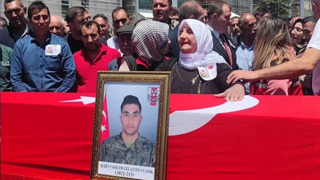 Şehitlerimiz son yolculuklarına uğurlandı
