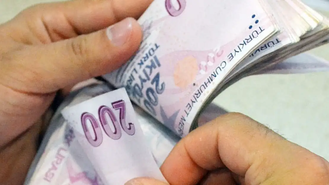 Vergi uzmanı, 2025'in ilk dört ayında toplanan vergi miktarını açıkladı