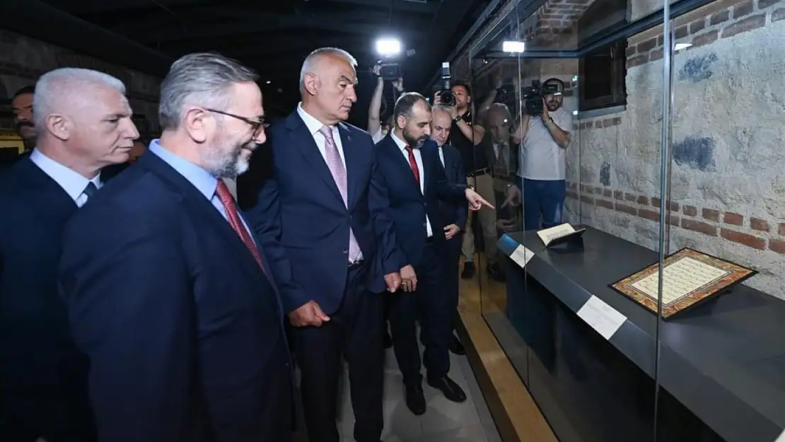 Yazma Eserlerle Hac Güzergahına Yolculuk Sergisi Rami Kütüphanesi'nde açıldı
