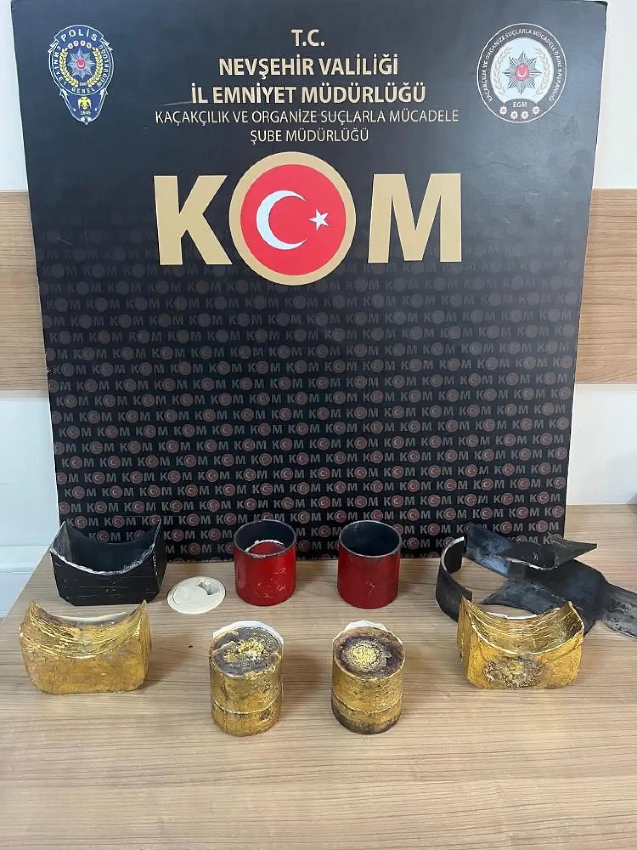 Kıyma ve hamur makinelerine gizlenmiş 61 kilo kaçak altın ele geçirildi