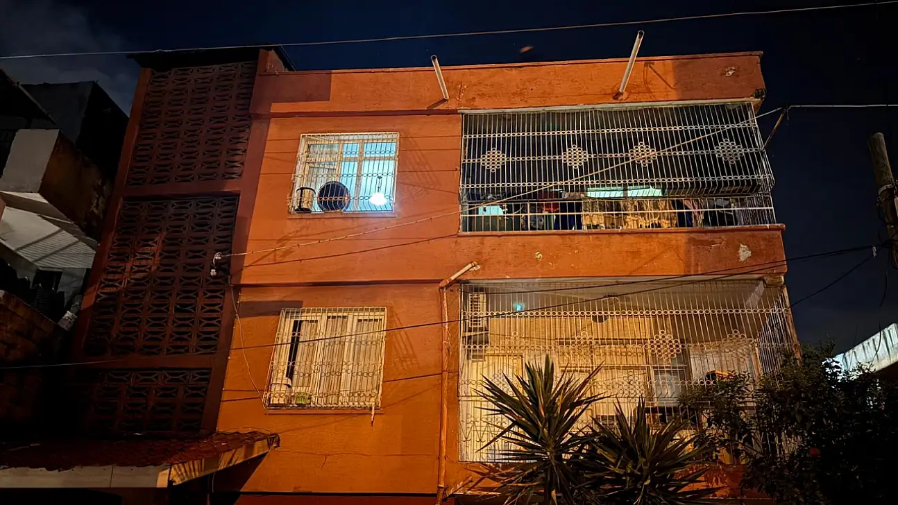 3 katlı binada patlama: 1 ölü, 1 ağır yaralı