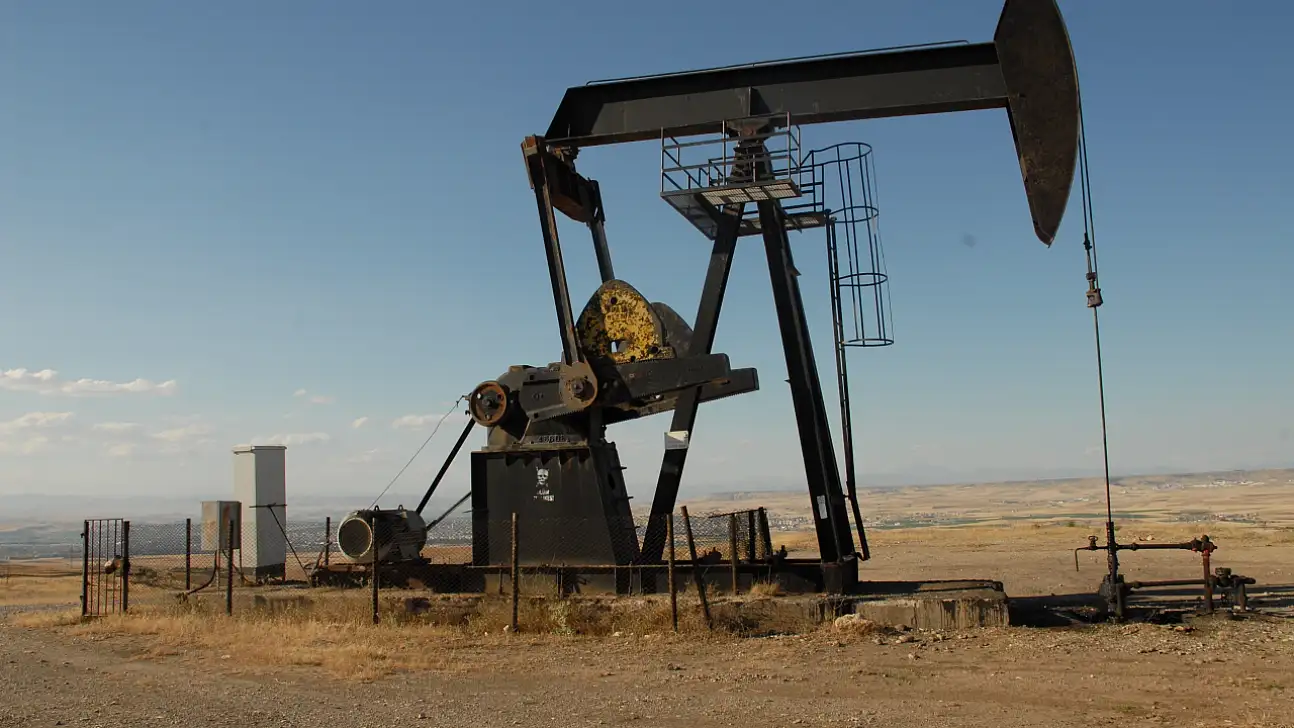 Brent petrol 80 doların üzerini gördü