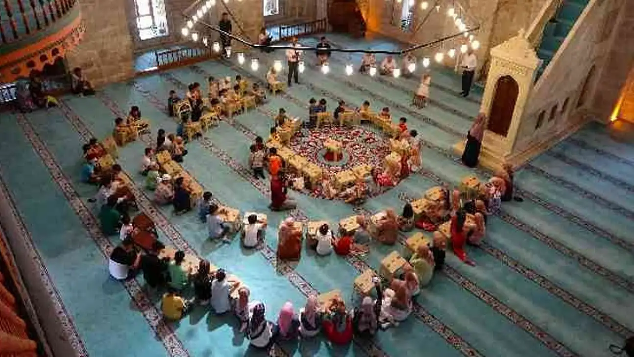 Diyanet 1250 Personel alacak: Kur'an Kursu Öğreticisi başvuruları başlıyor