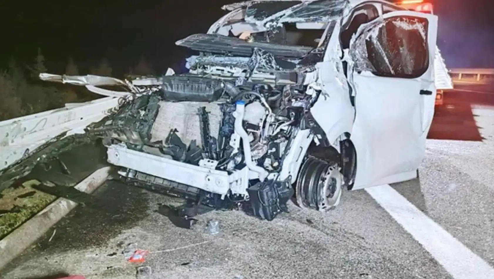 Altın sevkiyatı yapan araç takla attı: 8 kilo altın kayıp