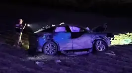 Lastiği patlayan otomobil tarlaya uçtu: 1 ölü, 2 yaralı