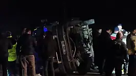 Otomobil ile minibüs çarpıştı: 2 ölü 12 yaralı