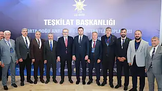 AK Parti teşkilatları strateji toplantısında buluştu: Toplantıya Elazığ İl Teşkilatı tam kadro katıldı
