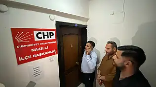 CHP'de koltuk değişimi krize dönüştü: Kapılar yumruklandı