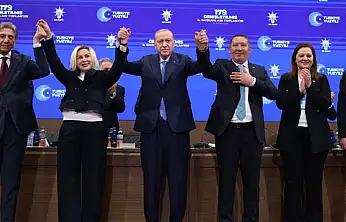 4 Belediye başkanı AK Parti'ye katıldı
