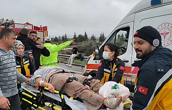 Antalya'da yolcu otobüsü devrildi: 8 ölü 26 yaralı