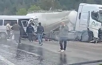 Antalya-Isparta yolunda feci kaza: 7 ölü, 7 yaralı