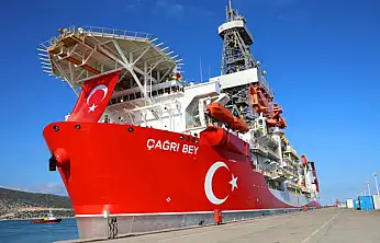 Çağrı Bey sondaj gemisi Somali'ye uğurlandı