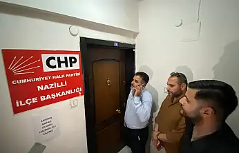 CHP'de koltuk değişimi krize dönüştü: Kapılar yumruklandı
