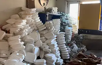 Çöp evde adeta dram çıktı: Bir yıldır dışarı çıkmıyormuş