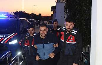 Çukurova Belediye başkanı Emrah Kozay  ve 34 şüpheli tutuklandı