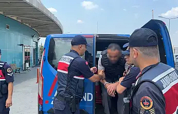 Eşini ve eniştesini öldürdü: Namus meselesi!