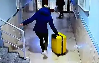 Güllü'nün kızı ve arkadaşının valizli görüntüleri ortaya çıktı