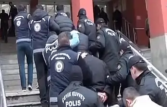 İş vaadi kabusa döndü: Özbek kadınları fuhuşa zorlayan çete çökertildi