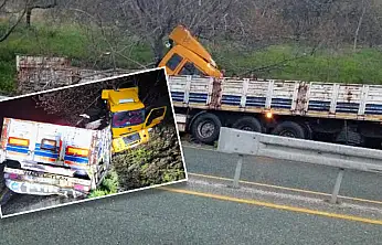 Kaza üstüne kaza: Kazalı tırı taşıyan tır da kaza yaptı