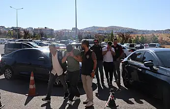 Konuşmak için gittikleri şahsı öldürdüler