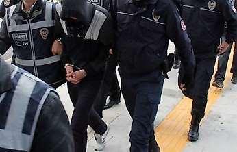 Kurgu kazalarla 17 sigorta şirketini dolandırdılar: 77 gözaltı