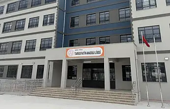 Okula tabancayla gelen öğrenci gözaltına alındı