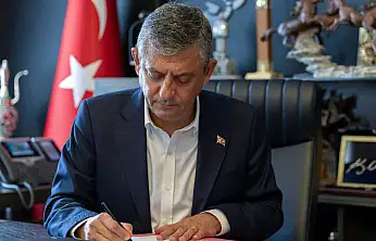 Özgür Özel ve 90 milletvekili CHP'den istifa etti