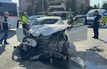 Samsun'da halk otobüsü ile otomobil çarpıştı: 1 ölü, 6 yaralı