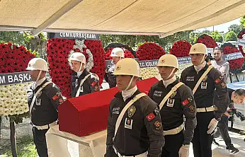 Şehit polis memuru Serkan Hızlı son yolculuğuna uğurlandı