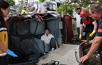 Sınava yetişmek isterken kaza yaptılar: 3 öğrenci yaralandı