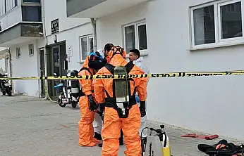'Siyanür var, girmeyin' notu bulunan dairede karı koca ölü bulundu