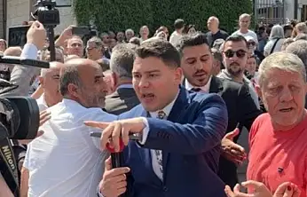 TBMM önünde Kılıçdaroğlu ve Özel destekçileri arasında gerginlik